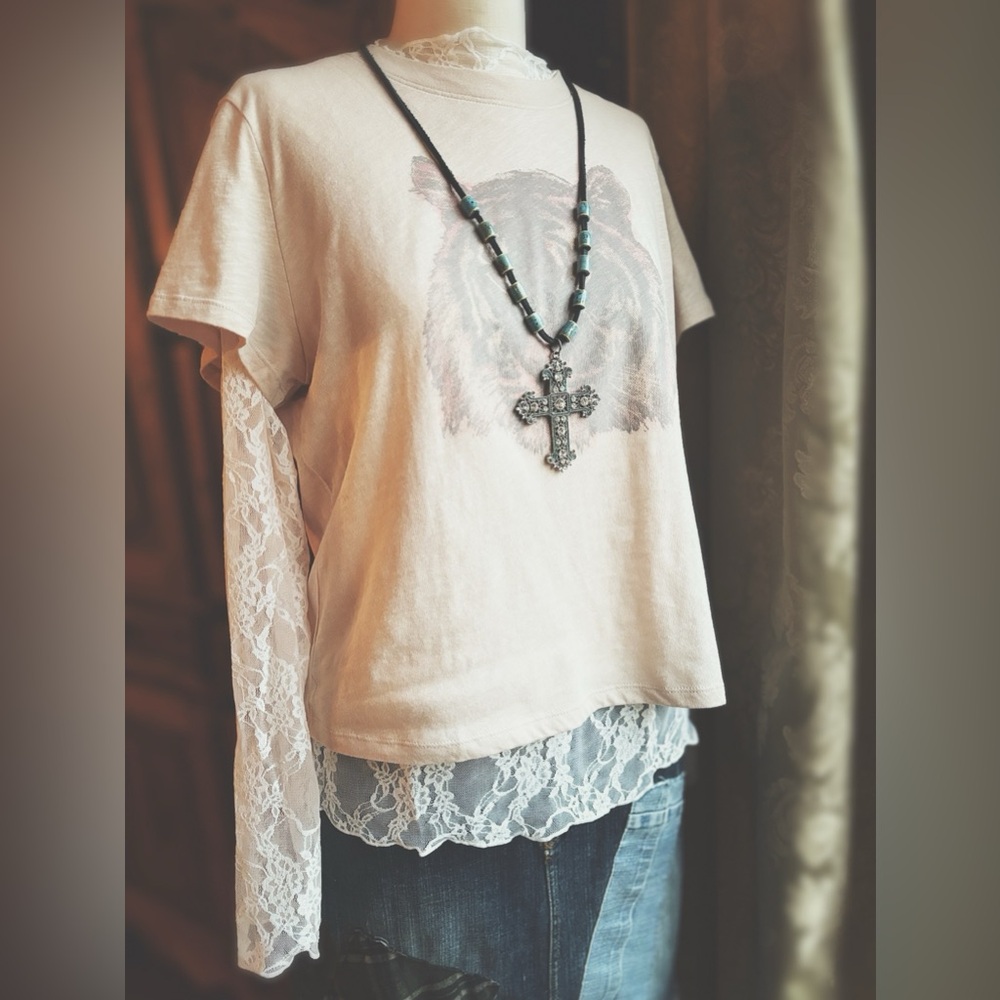 Super Soft Lace Layering Tee - Snow White with Lettuce Edge Styling - Picture 11 of 11